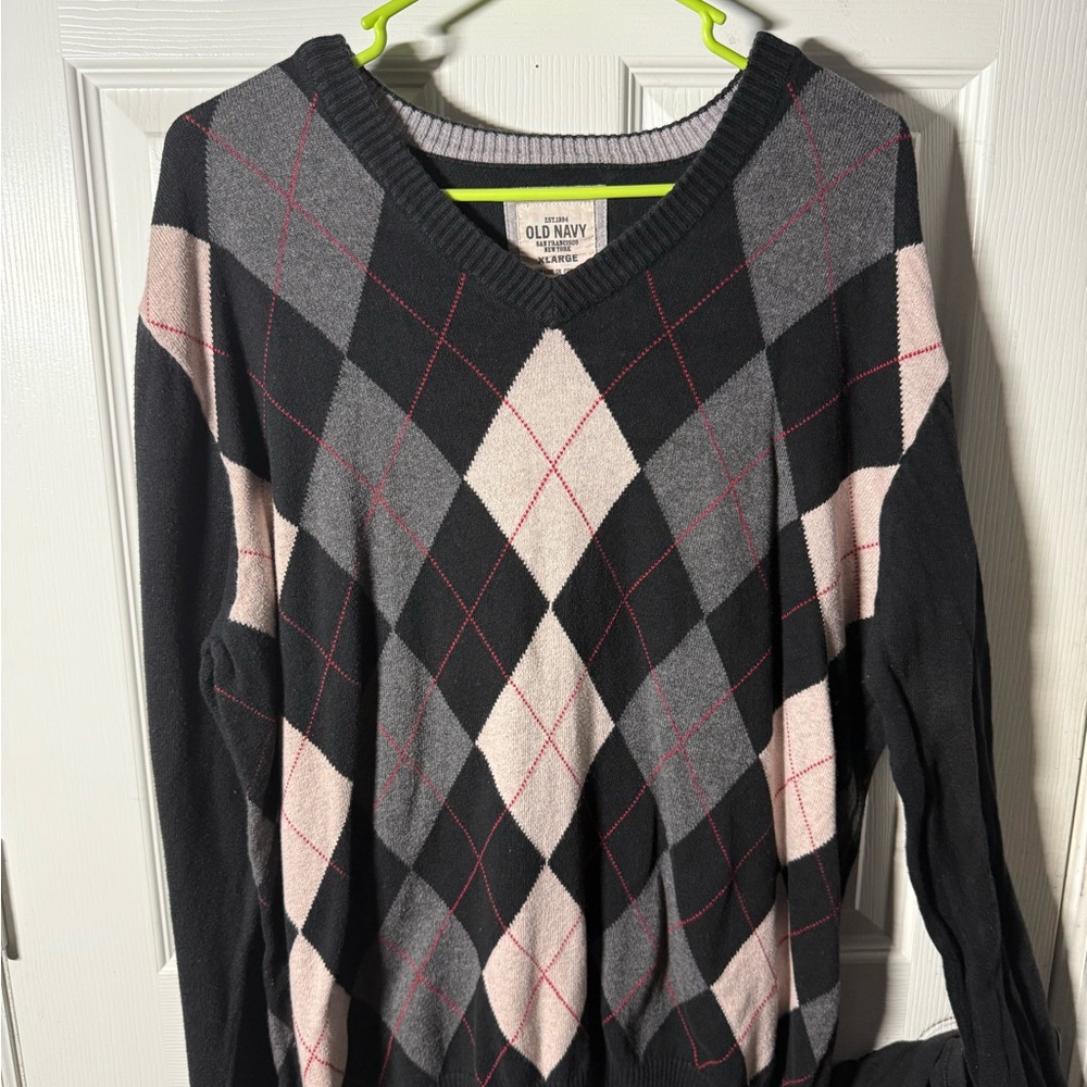 Old Navy men’s  V-Neck Argyle Sweater - Black, Gray.